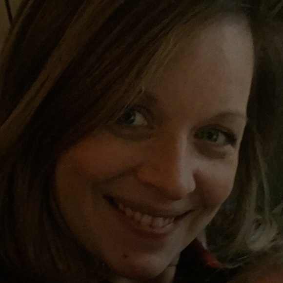 Meet your Posher, Jennifer - Picture 1 of 1